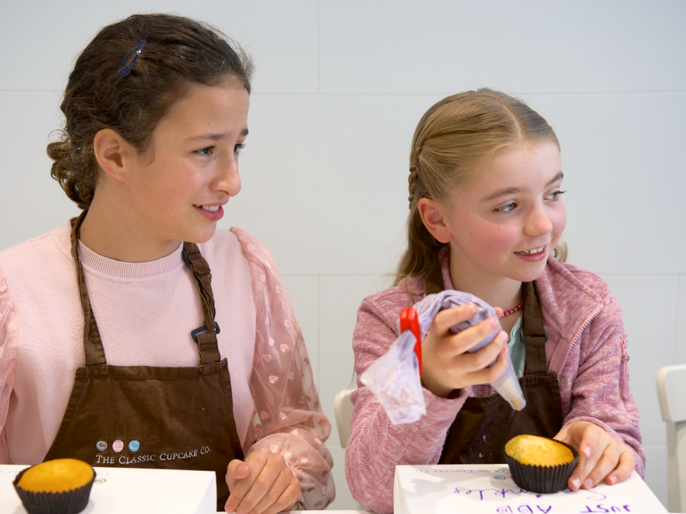 Kids' Christmas Cupcake Decorating Class